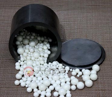 ����Ӳ�|(zh��)�Ͻ���ĥ��